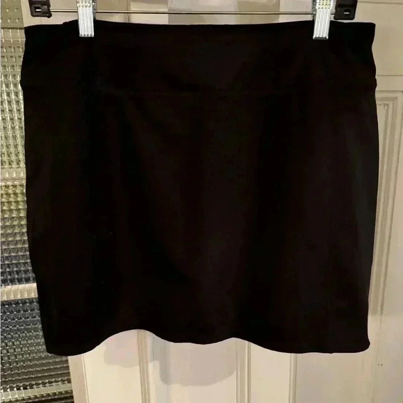Tangerine athletic skort black with built in shorts. Back waist zip size Large - Picture 1 of 8
